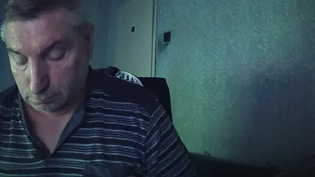 Snapshot of GYurmoka70 chatting on November 16, 2025, 9:19 pm GYurmoka70 online show from November 16, 2025, 9:19 pm