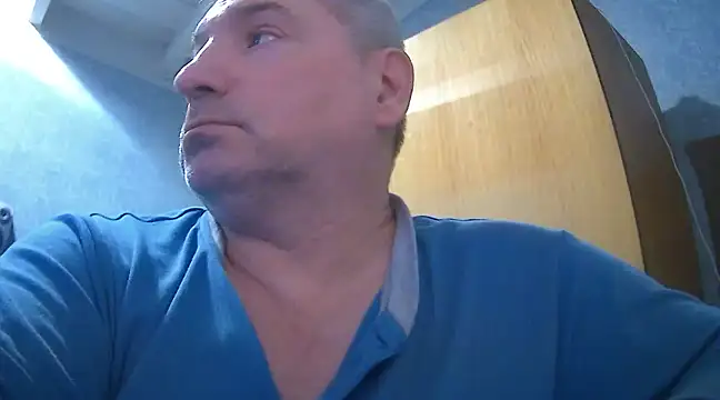 Snapshot of GYurmoka70 chatting on December 28, 2024, 6:40 pm GYurmoka70 online show from December 28, 2024, 6:40 pm