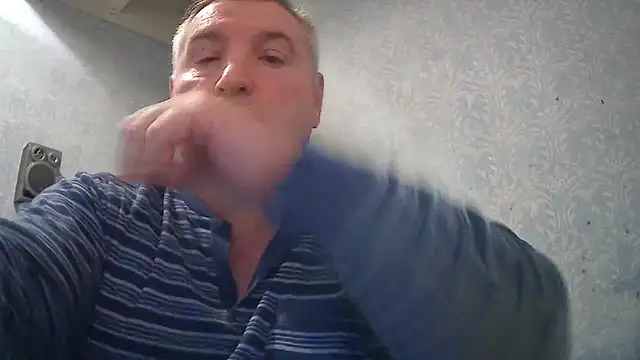 Snapshot of GYurmoka70 chatting on October 4, 2025, 8:10 pm GYurmoka70 online show from October 4, 2025, 8:10 pm