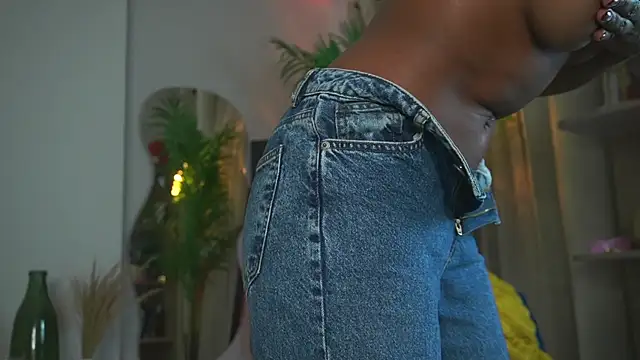 Snapshot of astreaharmonia chatting on October 10, 2025, 4:24 am astreaharmonia online show from October 10, 2025, 4:24 am