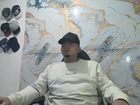 Snapshot of myke_andrade chatting on June 3, 2026, 6:25 am myke andrade online show from June 3, 2026, 6:25 am