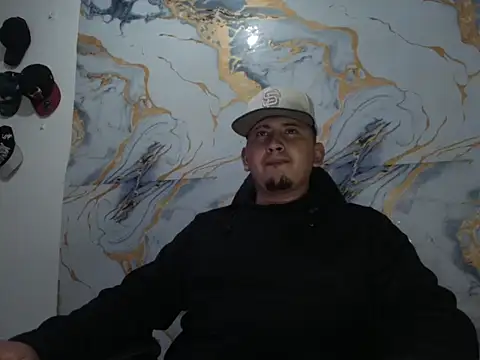 Snapshot of myke_andrade chatting on March 5, 2026, 3:36 am myke andrade online show from March 5, 2026, 3:36 am