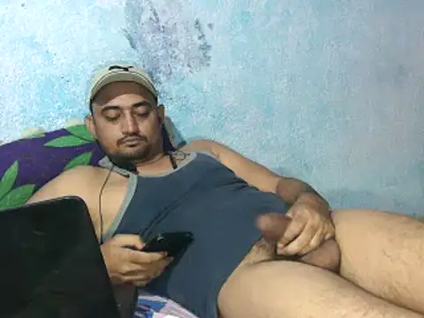 Snapshot of Rocobodymassager chatting on November 15, 2025, 3:27 pm Rocobodymassager online show from November 15, 2025, 3:27 pm