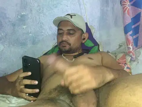 Snapshot of Rocobodymassager chatting on November 4, 2025, 8:34 pm Rocobodymassager online show from November 4, 2025, 8:34 pm