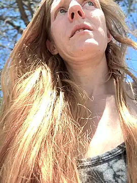 Snapshot of GoldenFlameGoddess chatting on June 23, 2026, 6:50 pm GoldenFlameGoddess online show from June 23, 2026, 6:50 pm