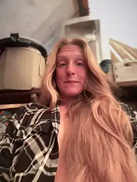 Snapshot of GoldenFlameGoddess chatting on June 16, 2026, 3:56 pm GoldenFlameGoddess online show from June 16, 2026, 3:56 pm