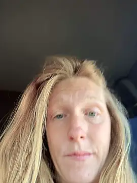Snapshot of GoldenFlameGoddess chatting on July 22, 2026, 2:30 pm GoldenFlameGoddess online show from July 22, 2026, 2:30 pm