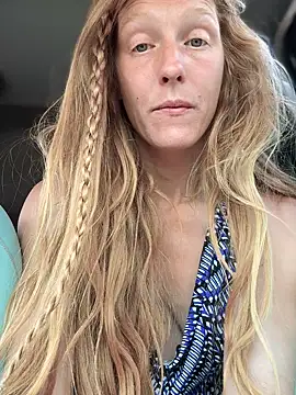 Snapshot of GoldenFlameGoddess chatting on July 12, 2026, 4:19 pm GoldenFlameGoddess online show from July 12, 2026, 4:19 pm