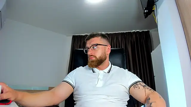 Findom guy online show from June 14, 2026, 11:11 am