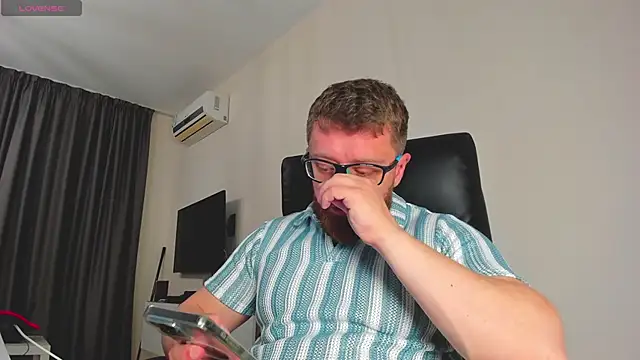 Findom guy online show from March 15, 2026, 10:33 am