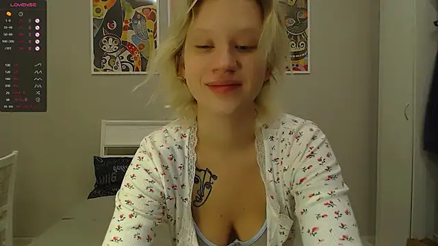 Snapshot of amelia_lye chatting on March 9, 2025, 1:37 pm amelia lye online show from March 9, 2025, 1:37 pm