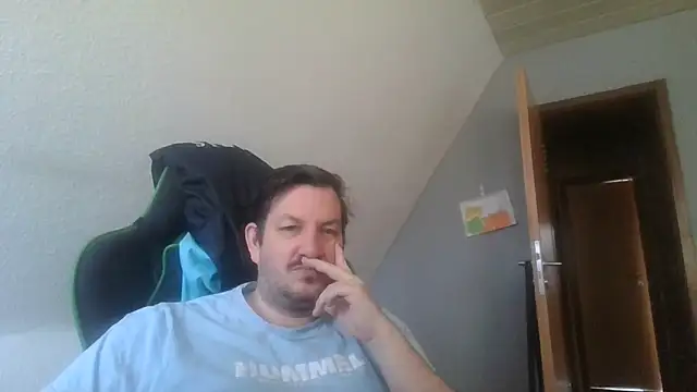 Snapshot of Golffahrer1982 chatting on February 28, 2026, 10:37 am Golffahrer1982 online show from February 28, 2026, 10:37 am