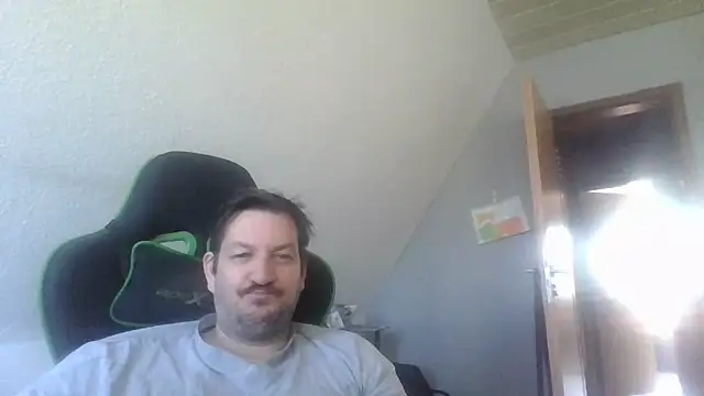 Snapshot of Golffahrer1982 chatting on February 27, 2026, 10:37 am Golffahrer1982 online show from February 27, 2026, 10:37 am