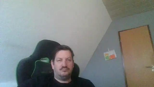 Snapshot of Golffahrer1982 chatting on February 11, 2026, 1:44 pm Golffahrer1982 online show from February 11, 2026, 1:44 pm