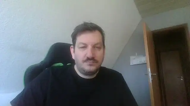 Snapshot of Golffahrer1982 chatting on January 15, 2026, 11:35 am Golffahrer1982 online show from January 15, 2026, 11:35 am