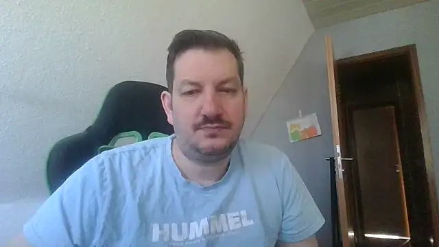 Snapshot of Golffahrer1982 chatting on March 10, 2026, 8:51 am Golffahrer1982 online show from March 10, 2026, 8:51 am