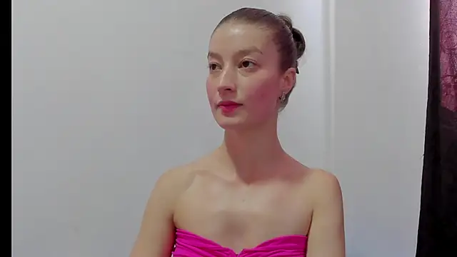 Snapshot of MiiaVolkova chatting on November 7, 2025, 6:45 pm MiiaVolkova online show from November 7, 2025, 6:45 pm