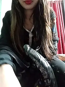 Snapshot of Noor_Darliing chatting on December 14, 2025, 3:28 pm Noor Darliing online show from December 14, 2025, 3:28 pm