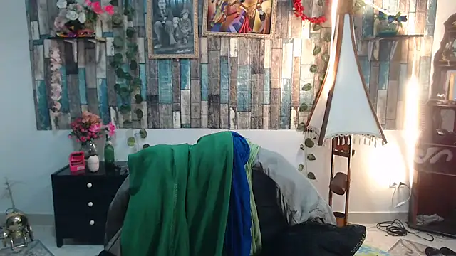 KarimaSarabe online show from November 21, 2025, 8:41 pm