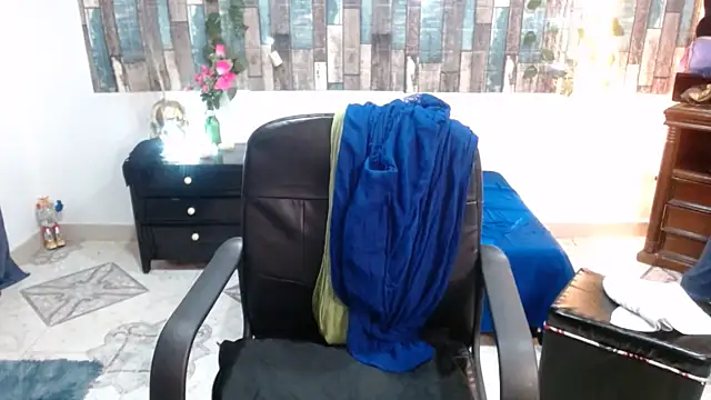 KarimaSarabe online show from February 5, 2026, 9:32 pm