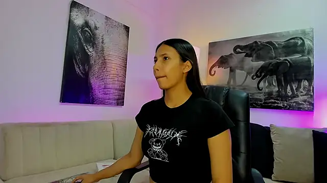 Snapshot of Ary_7 chatting on November 3, 2025, 11:36 am Ary 7 online show from November 3, 2025, 11:36 am