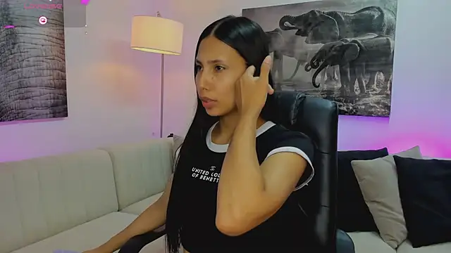 Snapshot of Ary_7 chatting on December 5, 2025, 11:42 am Ary 7 online show from December 5, 2025, 11:42 am