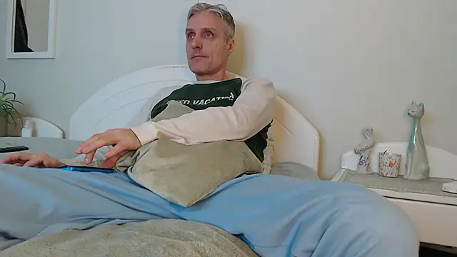 Snapshot of StrongBill chatting on January 26, 2025, 2:52 pm StrongBill online show from January 26, 2025, 2:52 pm