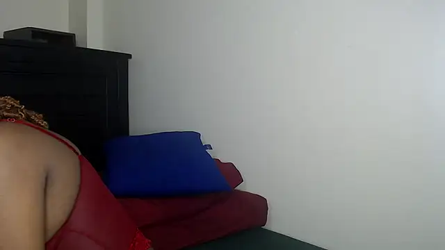 Snapshot of NIKKIE_LOVE chatting on May 15, 2026, 6:39 pm NIKKIE LOVE online show from May 15, 2026, 6:39 pm