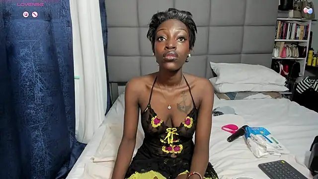 Snapshot of suhaila_suus chatting on November 25, 2025, 12:11 am suhaila suus online show from November 25, 2025, 12:11 am