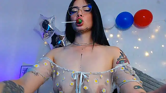 Snapshot of Isa_Maiden1 chatting on July 7, 2026, 4:32 pm Isa Maiden1 online show from July 7, 2026, 4:32 pm