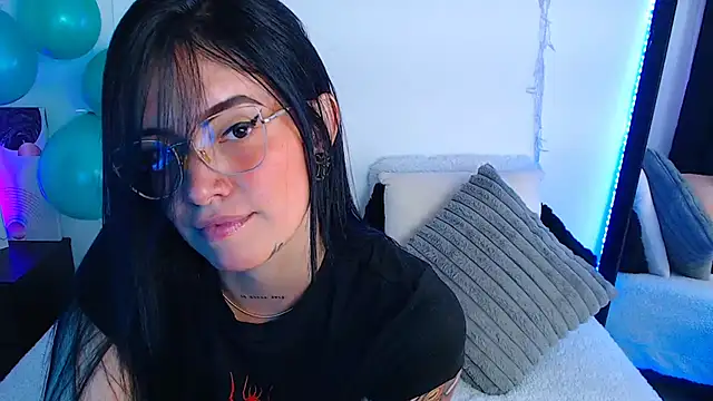 Snapshot of Isa_Maiden1 chatting on March 19, 2026, 4:40 pm Isa Maiden1 online show from March 19, 2026, 4:40 pm