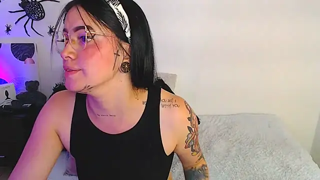 Isa Maiden1 online show from October 25, 2025, 3:45 pm