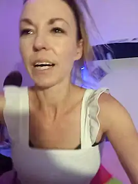 Snapshot of cammyquart chatting on November 20, 2025, 5:08 am cammyquart online show from November 20, 2025, 5:08 am