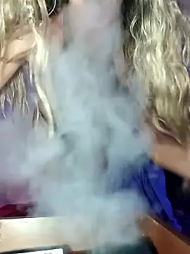 Snapshot of cammyquart chatting on October 20, 2025, 2:13 am cammyquart online show from October 20, 2025, 2:13 am