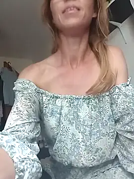 Snapshot of cammyquart chatting on October 26, 2025, 5:46 pm cammyquart online show from October 26, 2025, 5:46 pm