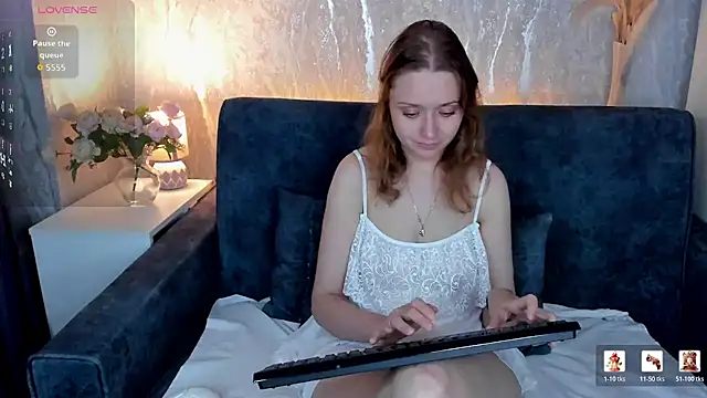Snapshot of Linda_Bryant chatting on July 14, 2026, 2:05 am Linda Bryant online show from July 14, 2026, 2:05 am
