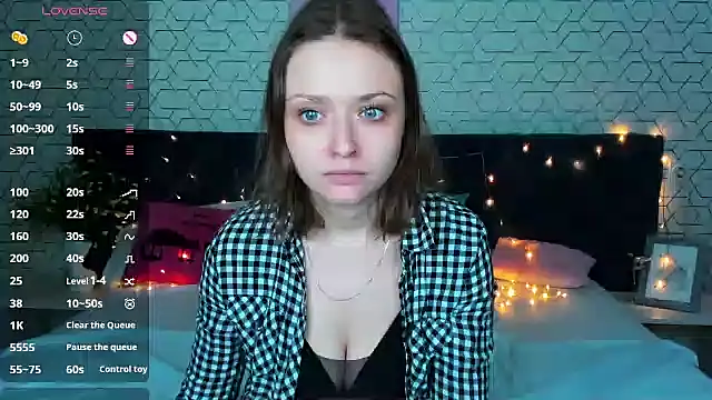 Snapshot of Linda_Bryant chatting on February 2, 2025, 3:32 am Linda Bryant online show from February 2, 2025, 3:32 am