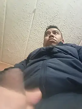 Snapshot of Diego_leon27 chatting on February 14, 2025, 2:28 am Diego leon27 online show from February 14, 2025, 2:28 am