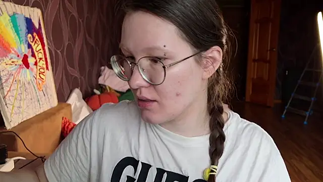 Snapshot of MiriamOr chatting on November 16, 2025, 7:35 am MiriamOr online show from November 16, 2025, 7:35 am