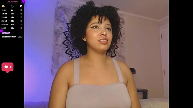 Snapshot of michell_bling1 chatting on March 7, 2025, 6:13 am michell bling1 online show from March 7, 2025, 6:13 am