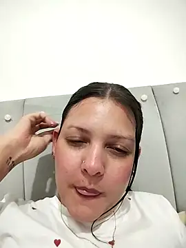 Snapshot of Mia_Hampton chatting on April 2, 2026, 8:59 pm Mia Hampton online show from April 2, 2026, 8:59 pm