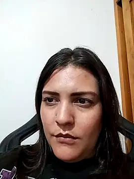 Snapshot of Mia_Hampton chatting on December 17, 2025, 2:16 am Mia Hampton online show from December 17, 2025, 2:16 am