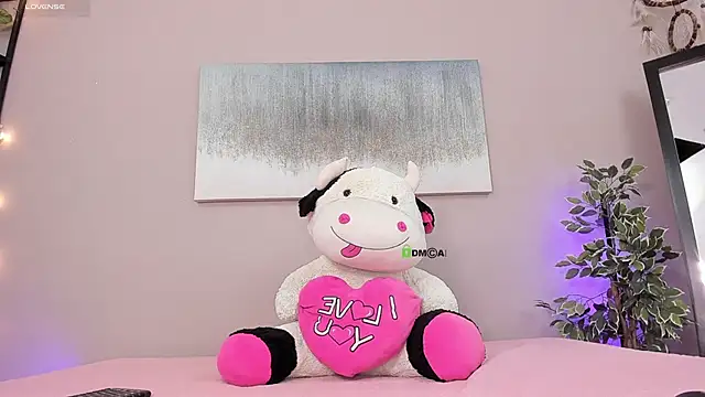 Snapshot of Briana_Wells_ chatting on October 9, 2025, 1:33 pm Briana Wells online show from October 9, 2025, 1:33 pm