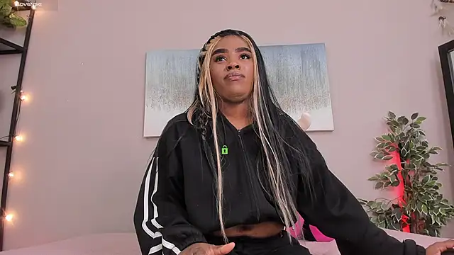 Snapshot of Briana_Wells_ chatting on November 4, 2025, 1:59 pm Briana Wells online show from November 4, 2025, 1:59 pm