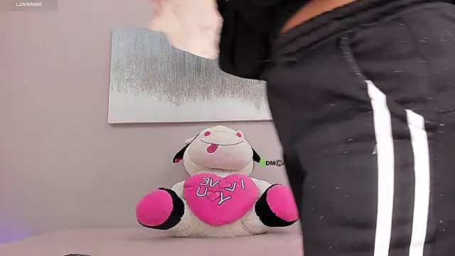 Snapshot of Briana_Wells_ chatting on October 20, 2025, 1:55 pm Briana Wells online show from October 20, 2025, 1:55 pm