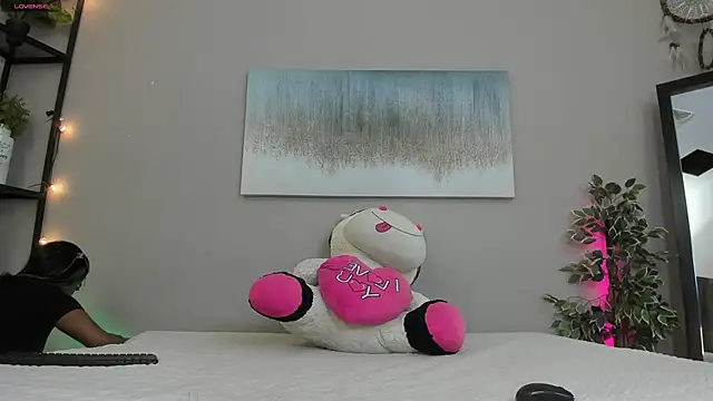 Snapshot of Briana_Wells_ chatting on November 1, 2025, 1:38 pm Briana Wells online show from November 1, 2025, 1:38 pm