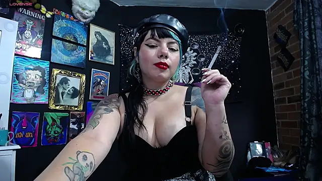 Yourmadame P online show from March 12, 2025, 10:28 pm