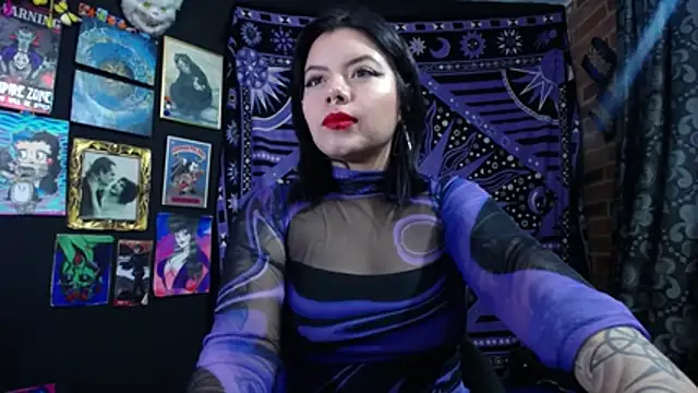 Snapshot of Yourmadame_P chatting on October 23, 2025, 12:09 am Yourmadame P online show from October 23, 2025, 12:09 am