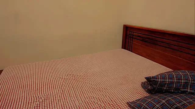 Snapshot of Kiara-Tanvi chatting on October 24, 2025, 4:39 pm Kiara-Tanvi online show from October 24, 2025, 4:39 pm