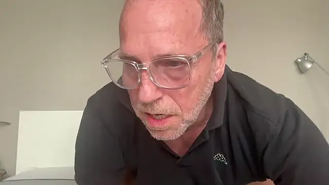 Snapshot of drefman chatting on May 4, 2026, 5:16 pm drefman online show from May 4, 2026, 5:16 pm